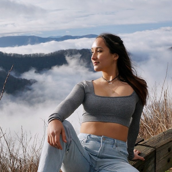 Chloe Post