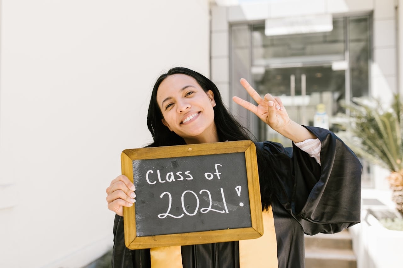 Scholarships for High School Seniors Image 3