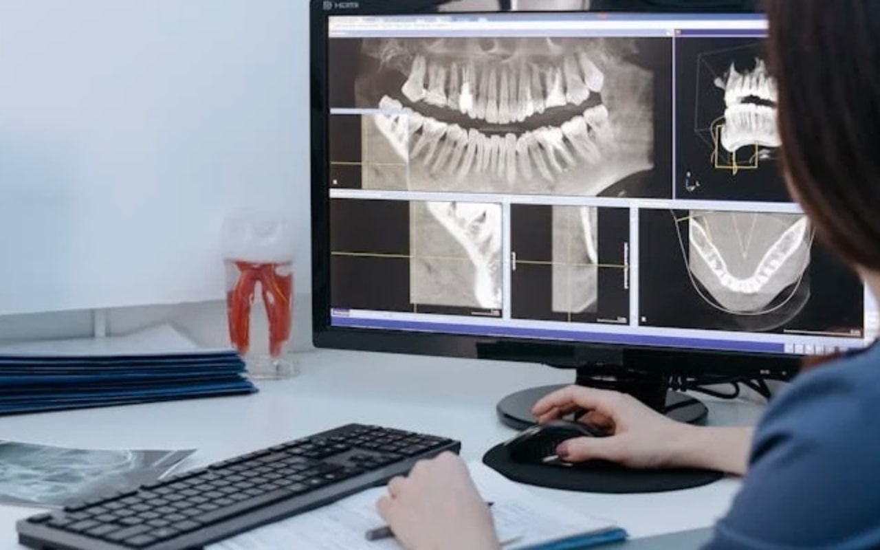 Dental Assistant Scholarships Image 2