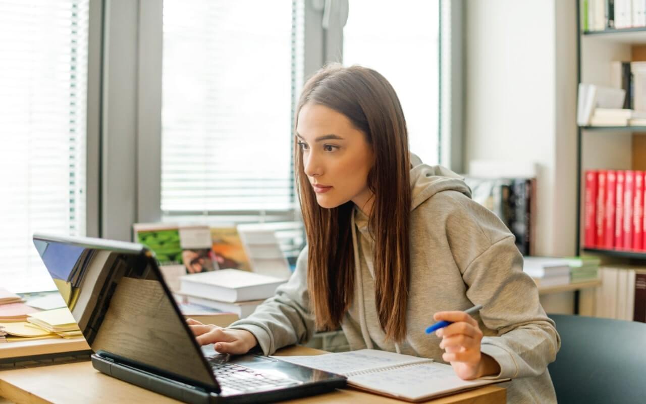 Scholarships for Online Students Image 2