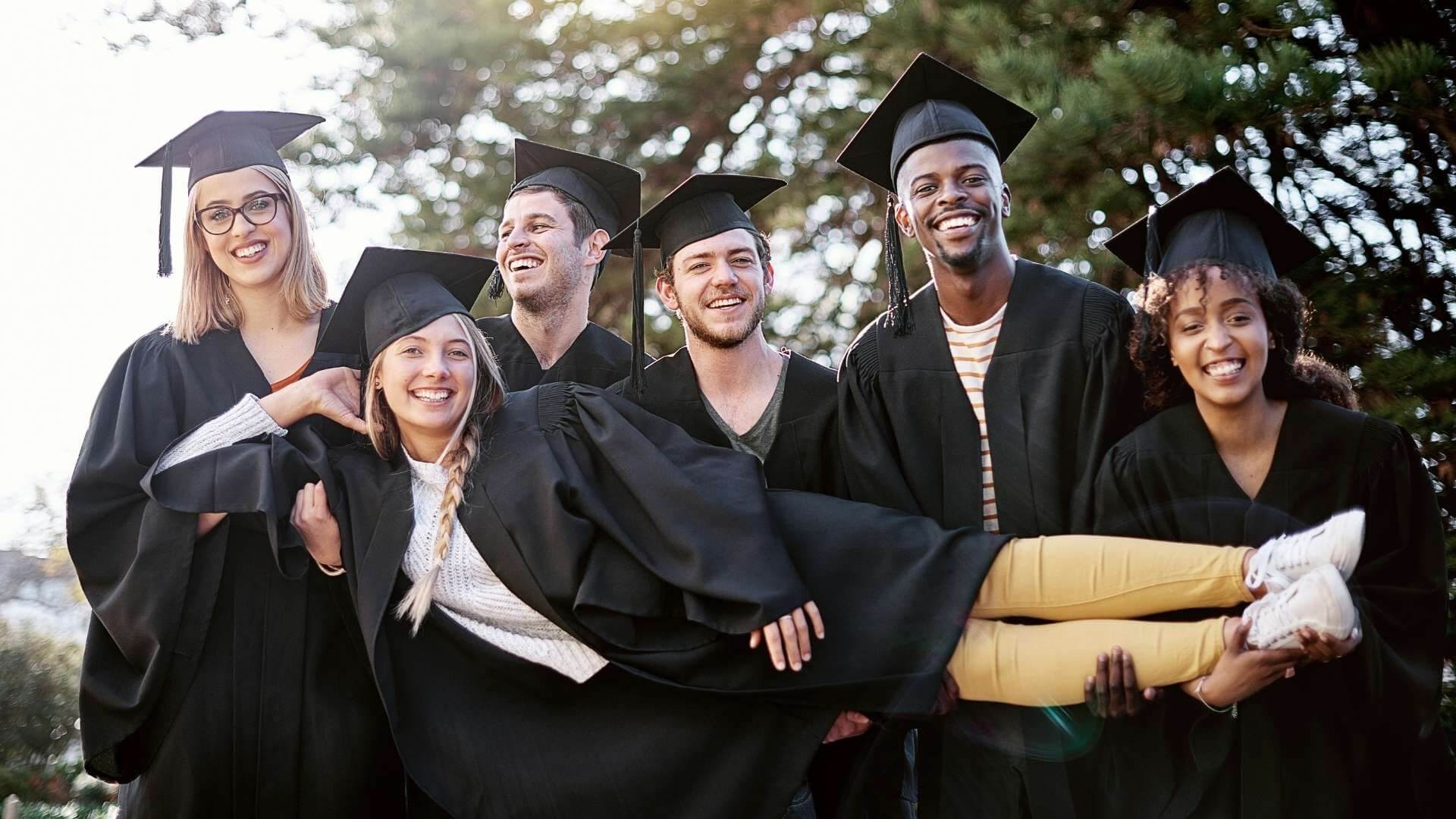 Valedictorian Scholarships Image 1